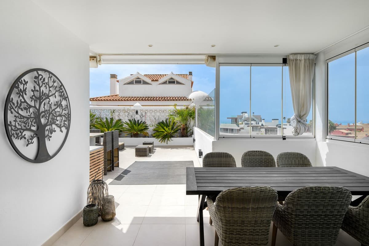Middle Floor Apartment in Estepona — photo 5 of 10