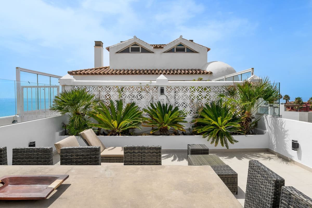 Middle Floor Apartment in Estepona — photo 6 of 10