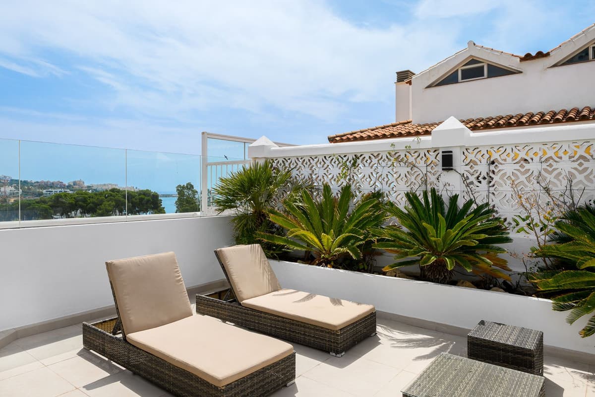 Middle Floor Apartment in Estepona — photo 7 of 10
