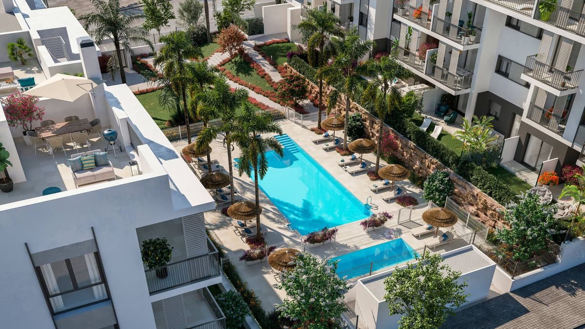 Middle Floor Apartment in Estepona — photo 2 of 10