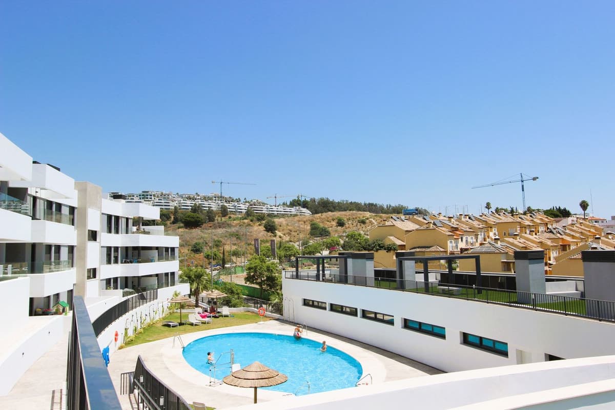 Middle Floor Apartment in Estepona — photo 1 of 10