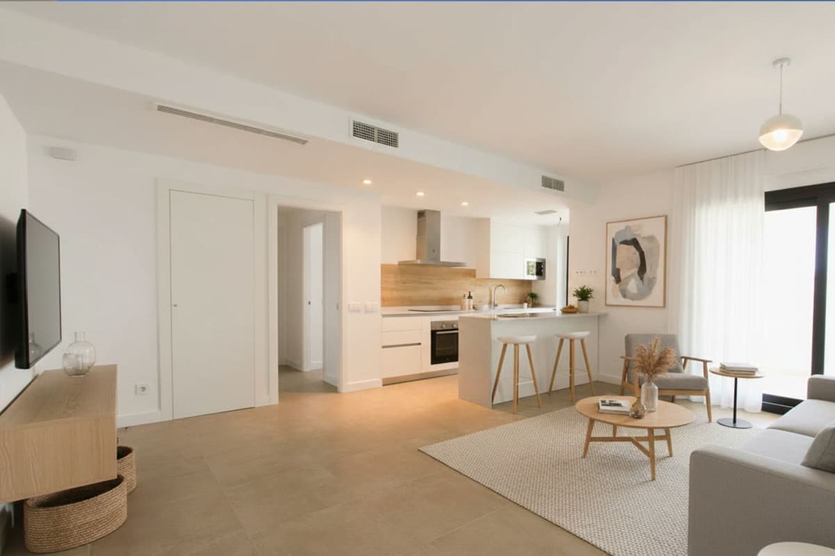 Middle Floor Apartment in Estepona — photo 2 of 10