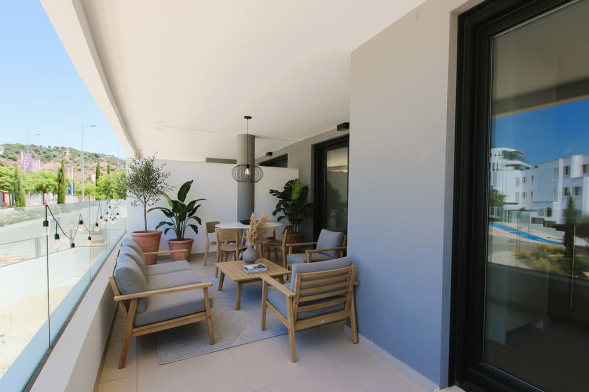 Middle Floor Apartment in Estepona — photo 3 of 10
