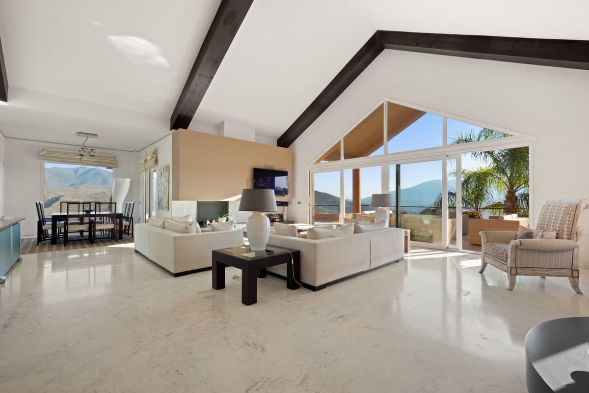 Detached Villa in La Mairena — photo 2 of 10