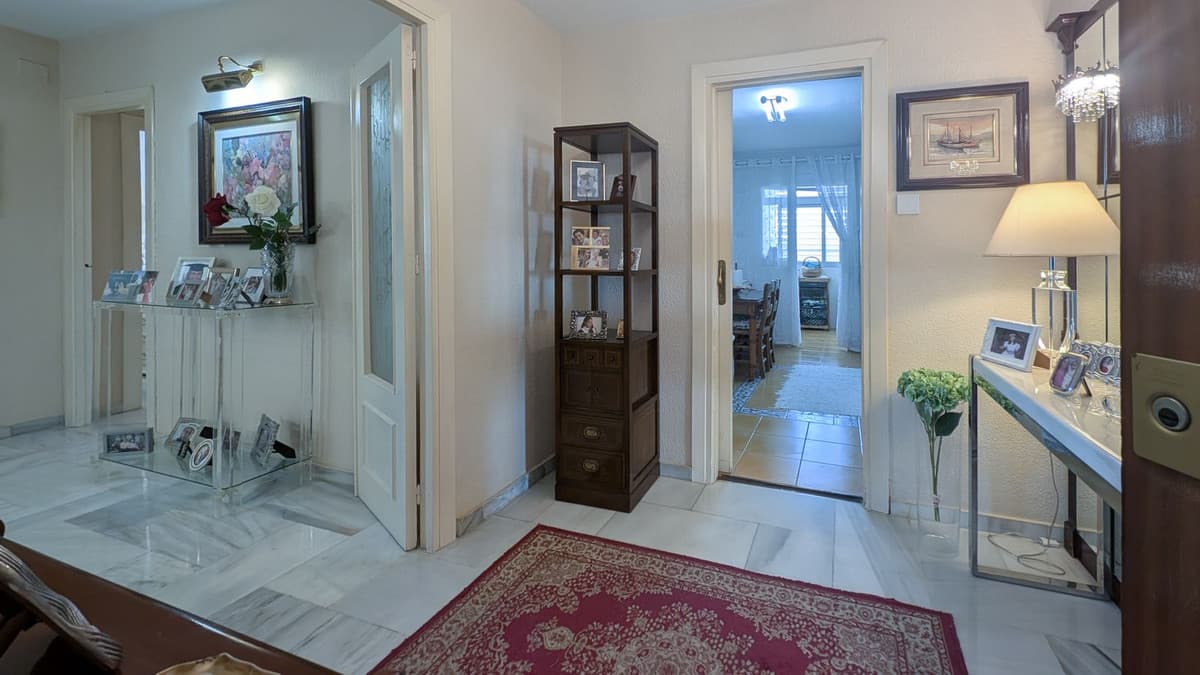 Middle Floor Apartment in Fuengirola — photo 2 of 10
