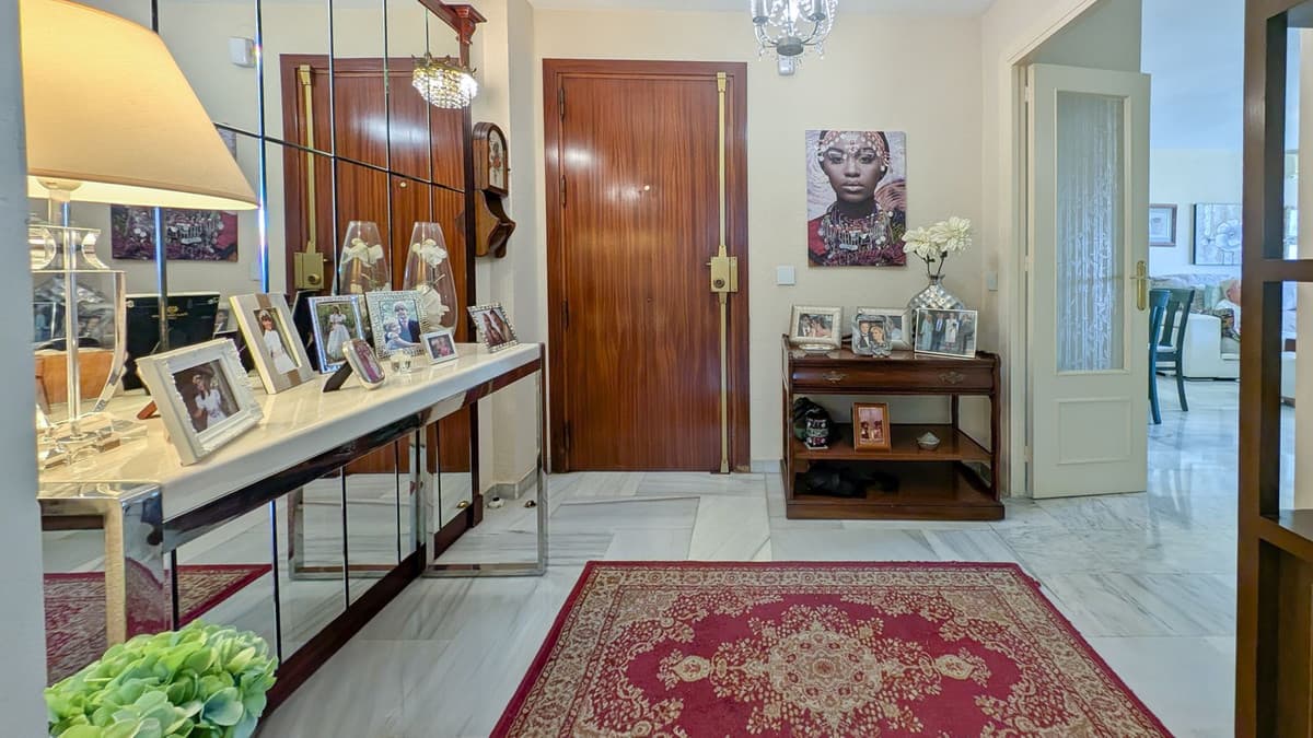 Middle Floor Apartment in Fuengirola — photo 4 of 10