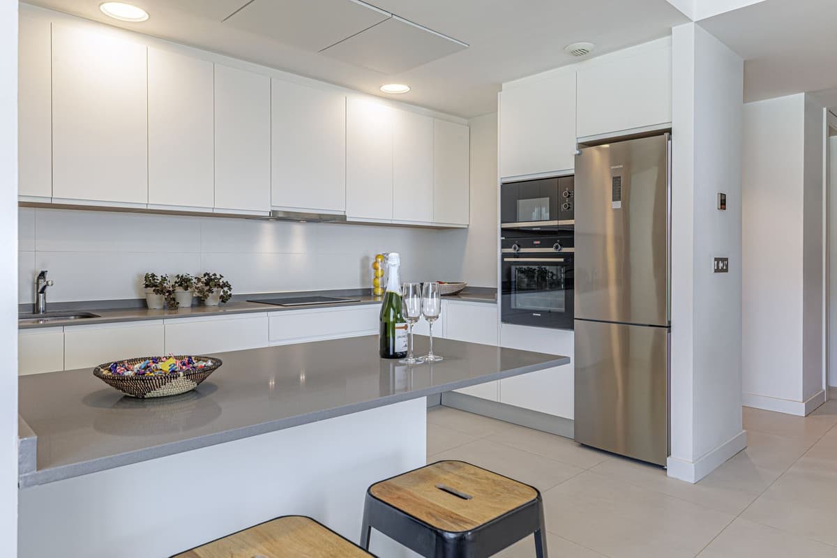 Middle Floor Apartment in Estepona — photo 8 of 10