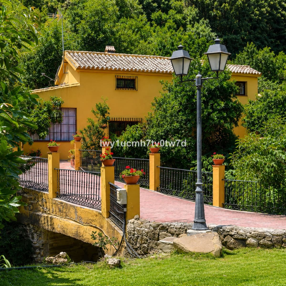 Detached Villa in Ojén — photo 1 of 10