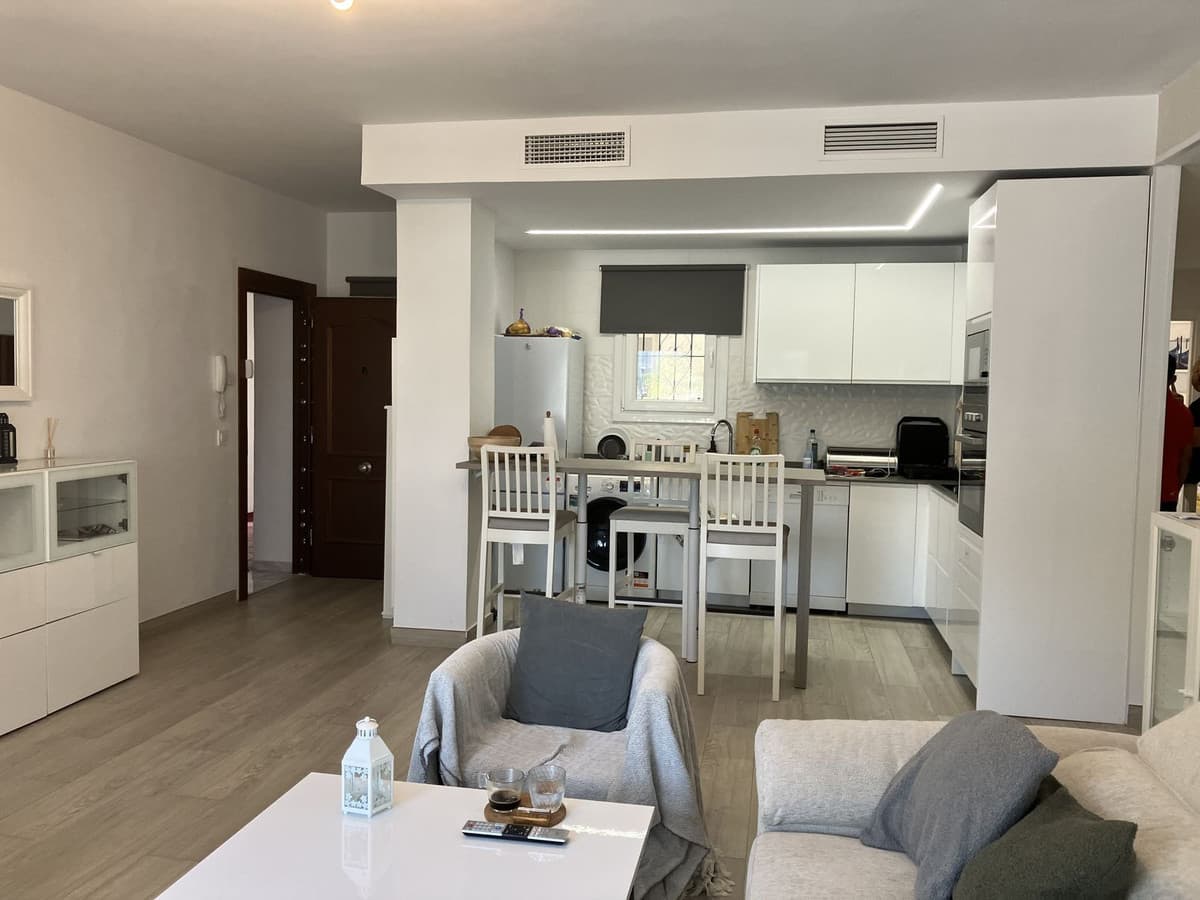 Middle Floor Apartment in Puerto Banús — photo 7 of 10