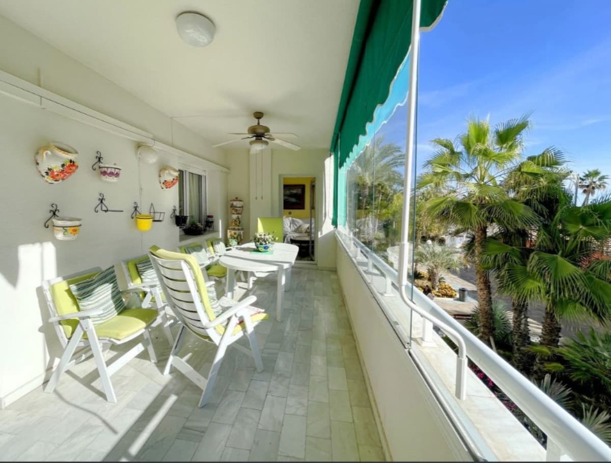 Middle Floor Apartment in Estepona — photo 1 of 10
