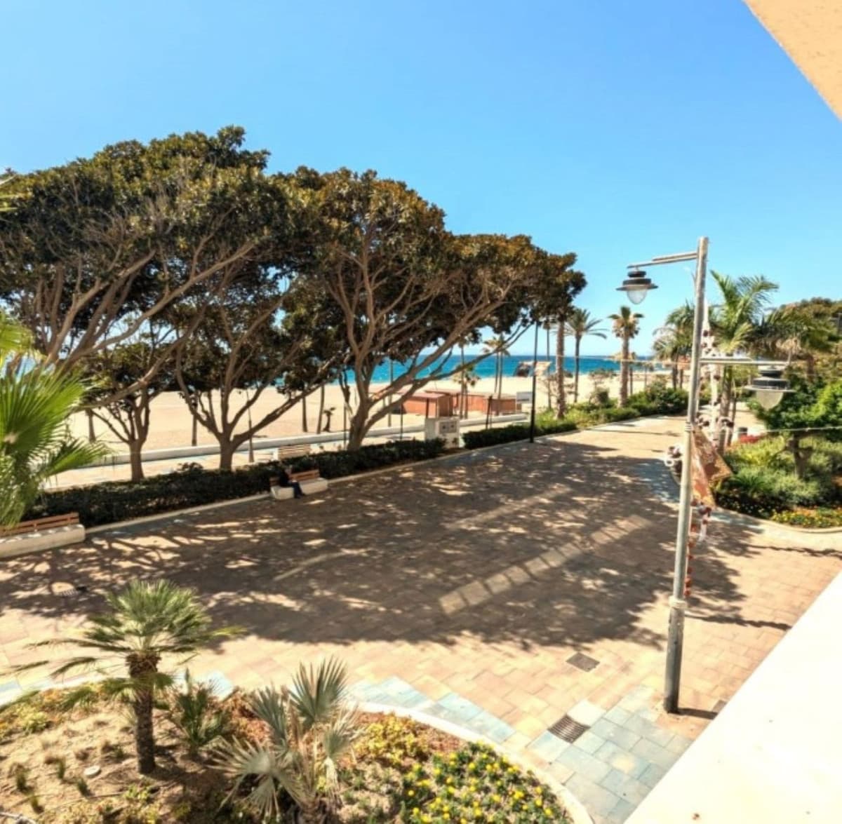 Middle Floor Apartment in Estepona — photo 5 of 10