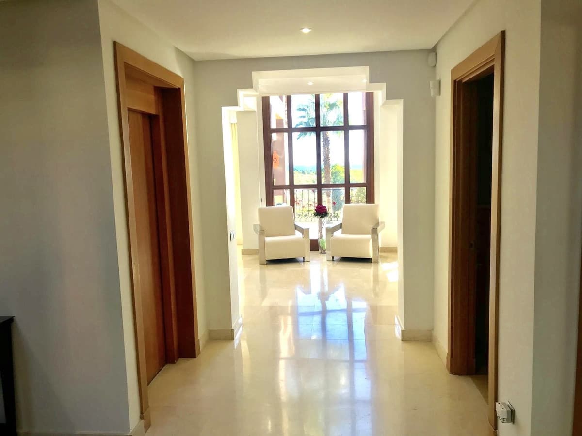 Detached Villa in The Golden Mile — photo 5 of 10