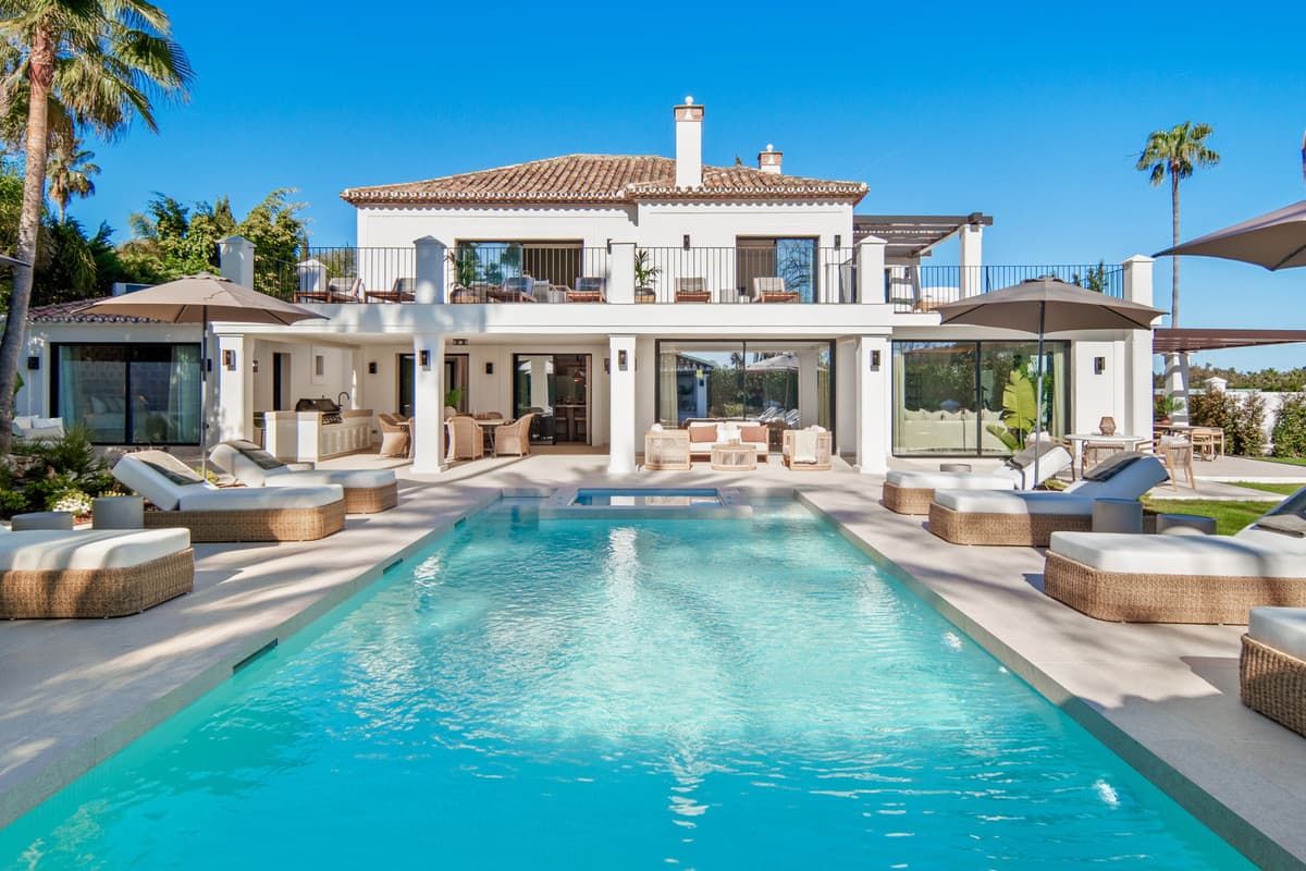 Detached Villa in Nueva Andalucía — photo 3 of 10
