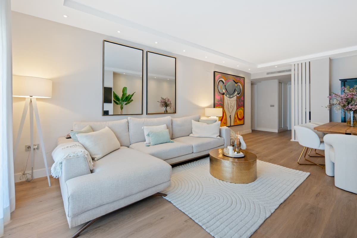 Middle Floor Apartment in The Golden Mile — photo 7 of 10