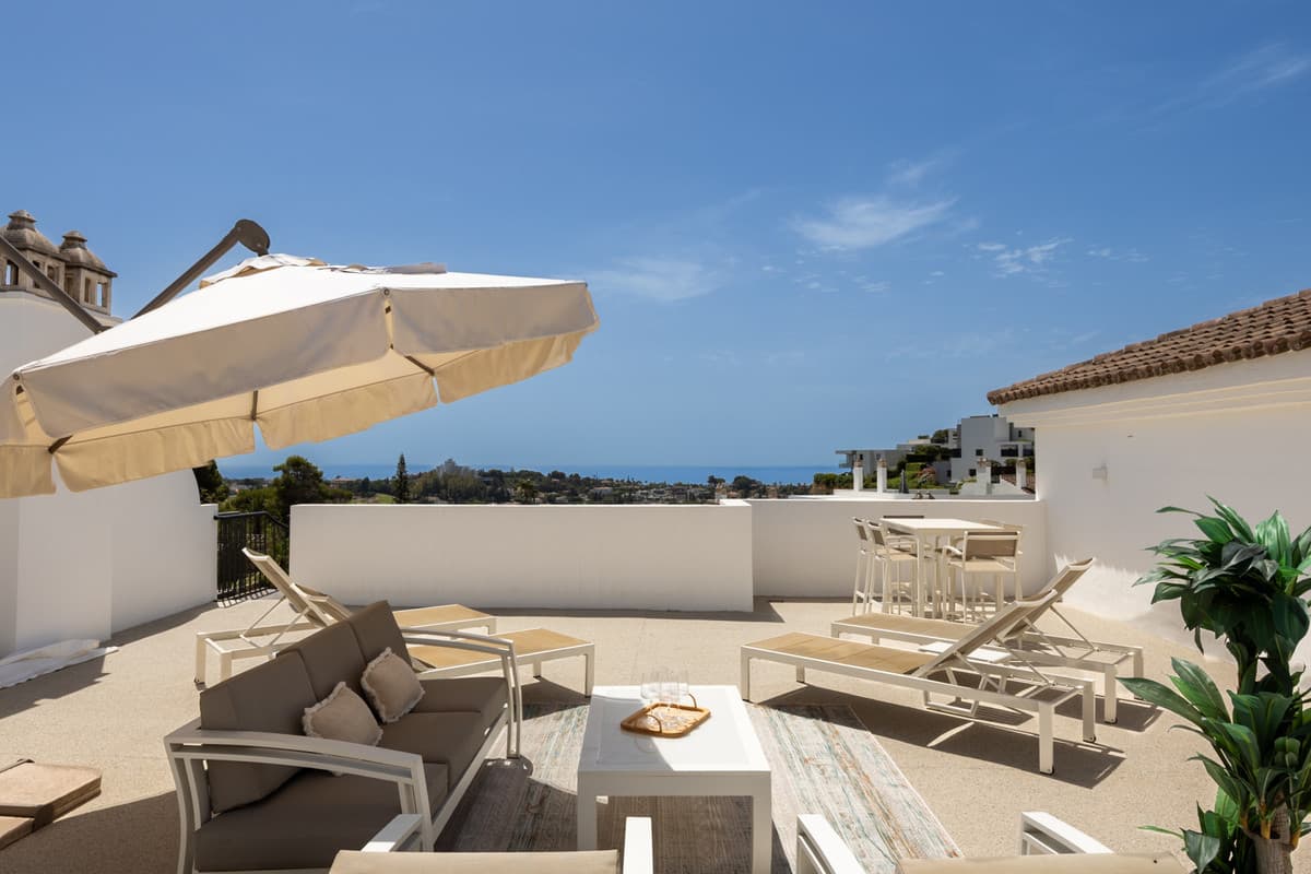 Penthouse in Benahavís — photo 2 of 10