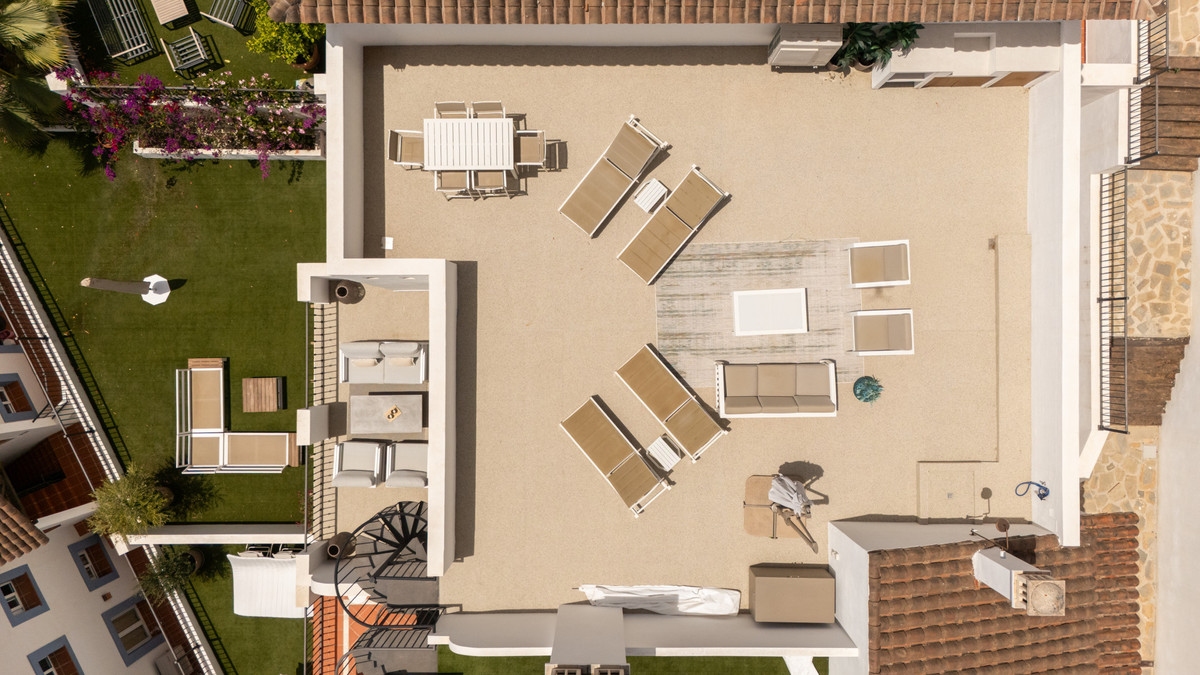 Penthouse in Benahavís — photo 3 of 10