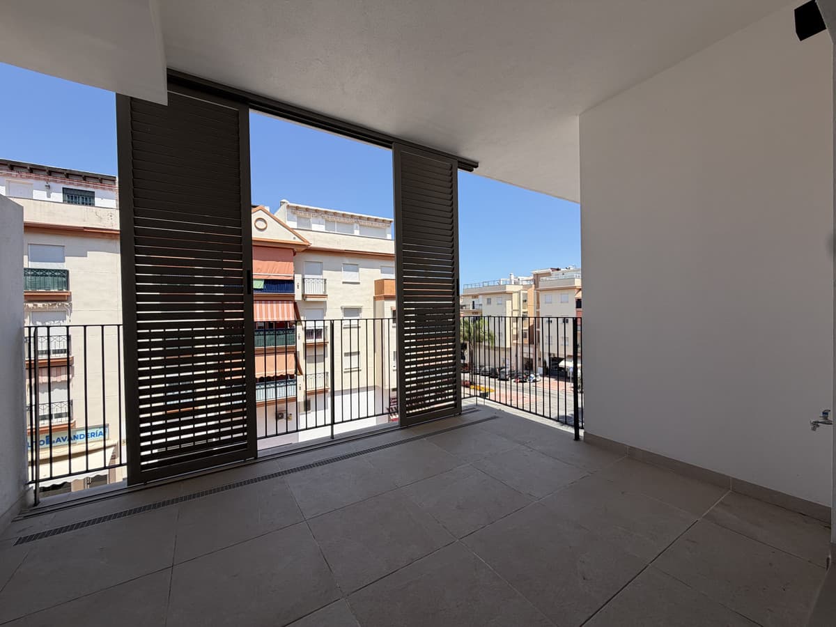 Middle Floor Apartment in Estepona — photo 4 of 10