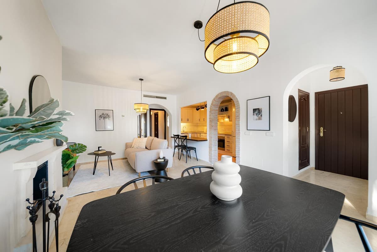 Middle Floor Apartment in Nueva Andalucía — photo 3 of 10