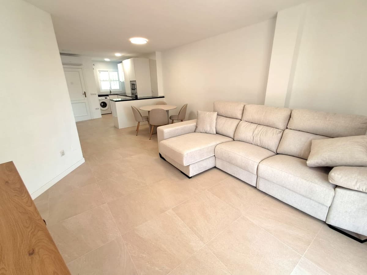 Middle Floor Apartment in Benalmadena Costa — photo 3 of 10