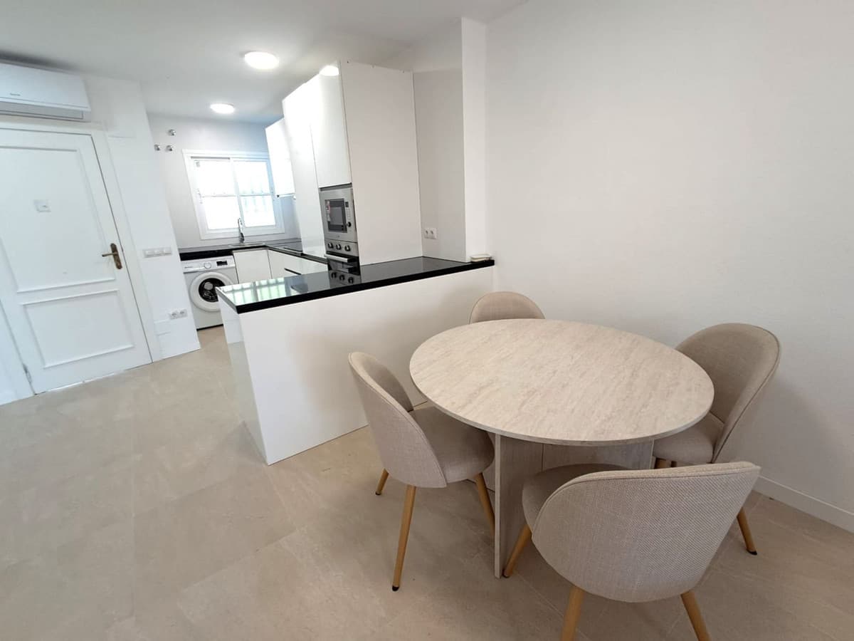 Middle Floor Apartment in Benalmadena Costa — photo 5 of 10