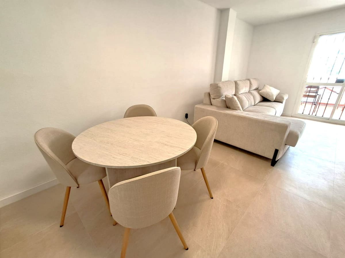 Middle Floor Apartment in Benalmadena Costa — photo 7 of 10