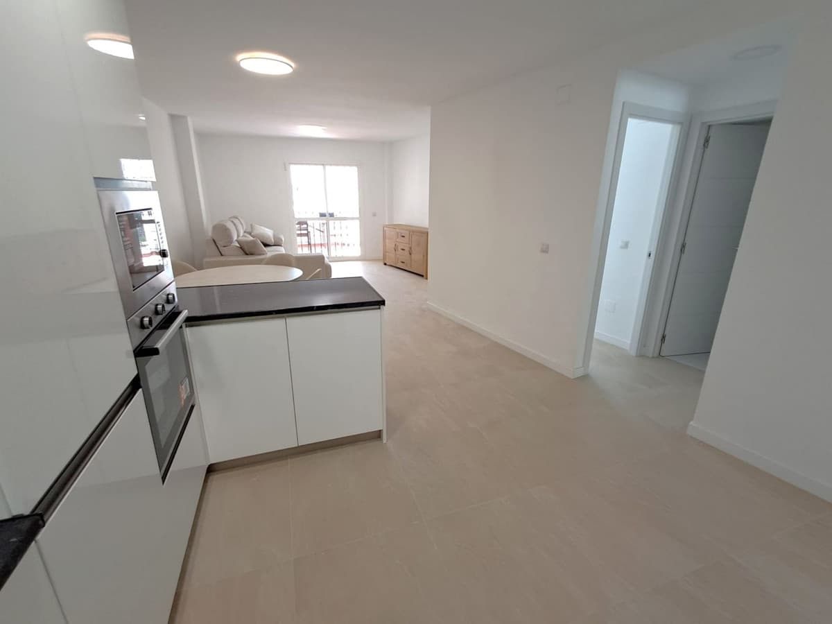 Middle Floor Apartment in Benalmadena Costa — photo 8 of 10