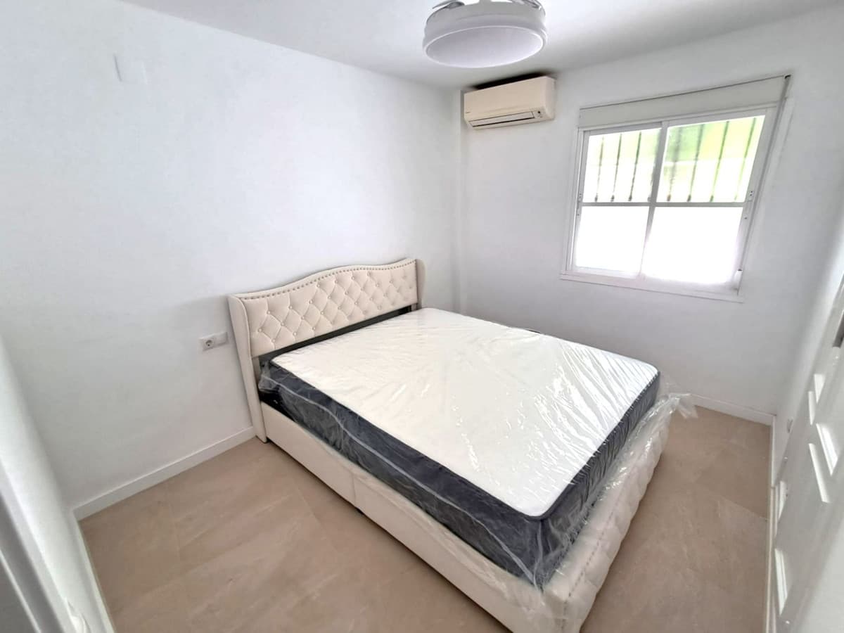 Middle Floor Apartment in Benalmadena Costa — photo 9 of 10