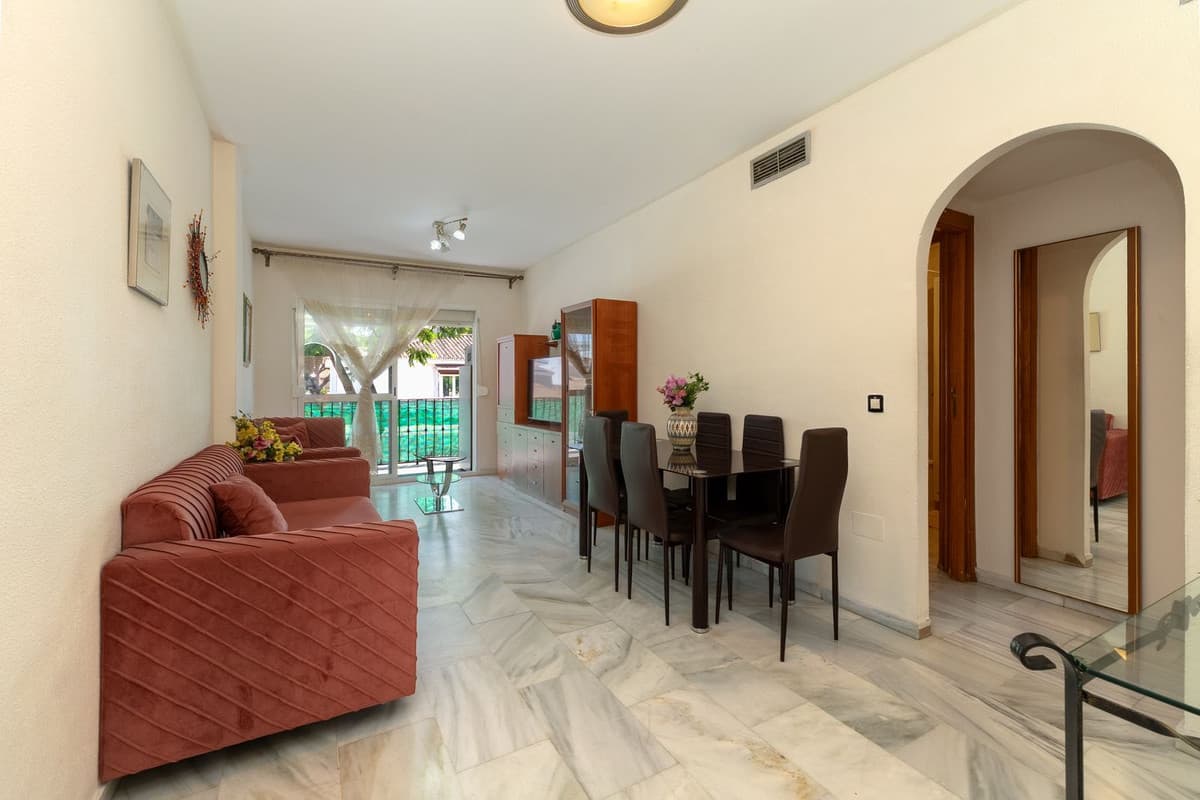 Middle Floor Apartment in Fuengirola — photo 1 of 10