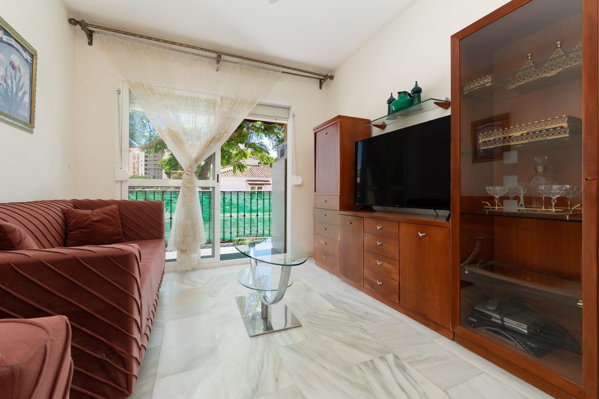 Middle Floor Apartment in Fuengirola — photo 2 of 10