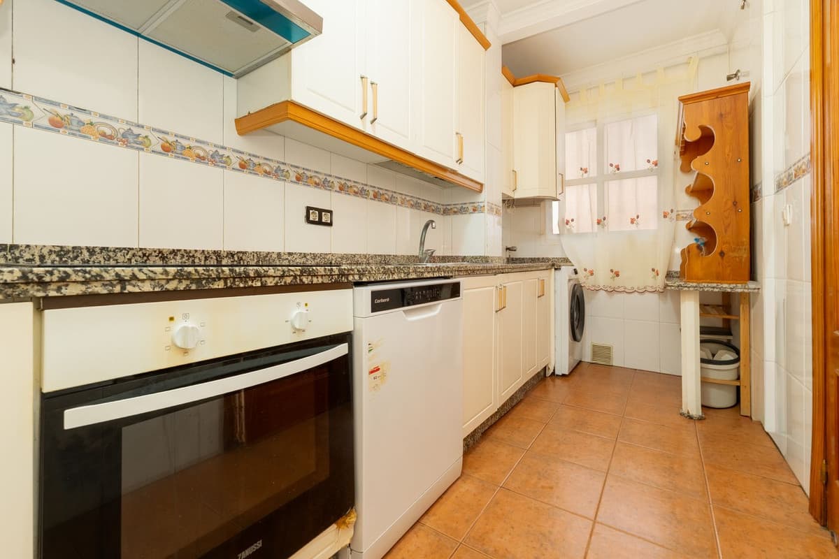 Middle Floor Apartment in Fuengirola — photo 7 of 10