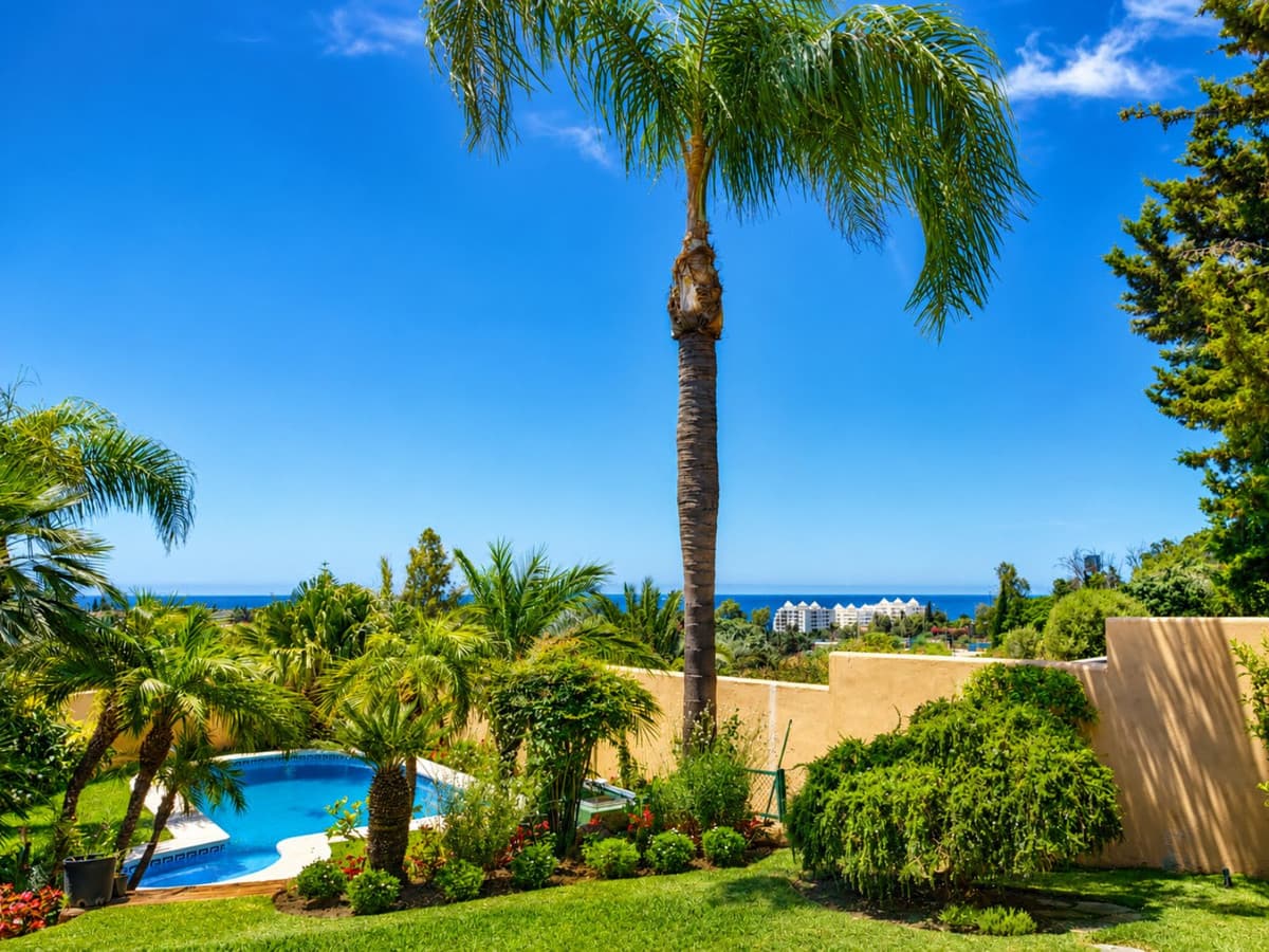 Semi-Detached House in Marbella — photo 3 of 10