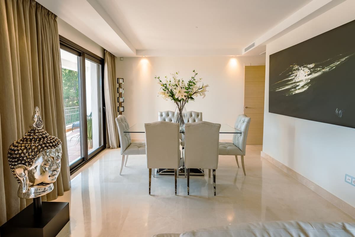 Middle Floor Apartment in La Quinta — photo 7 of 10