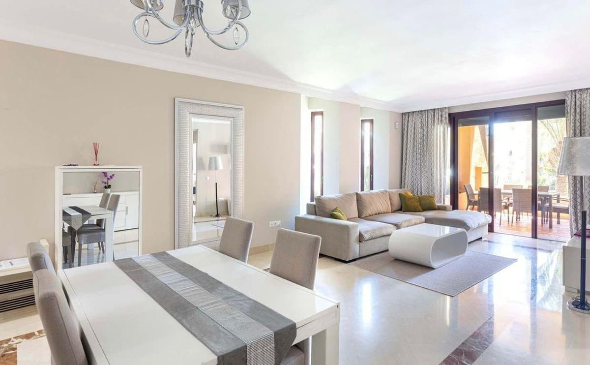 Ground Floor Apartment in San Pedro de Alcántara — photo 3 of 10