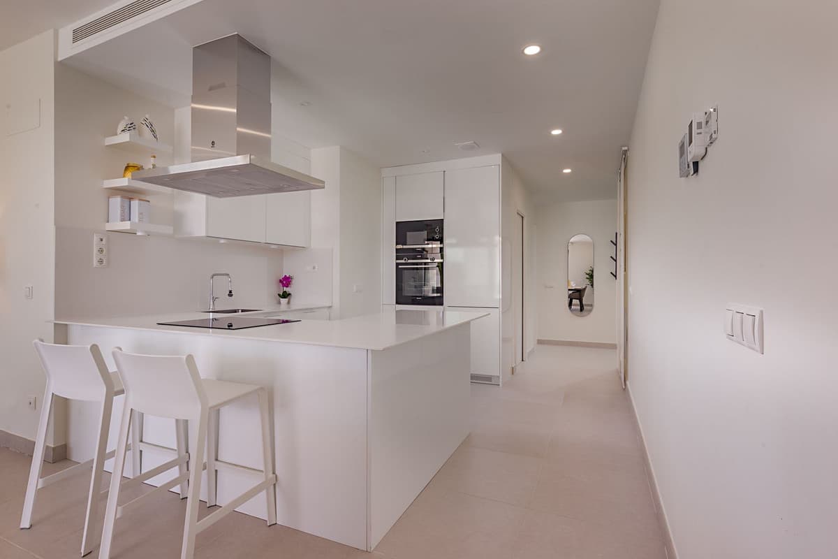 Middle Floor Apartment in Estepona — photo 6 of 10