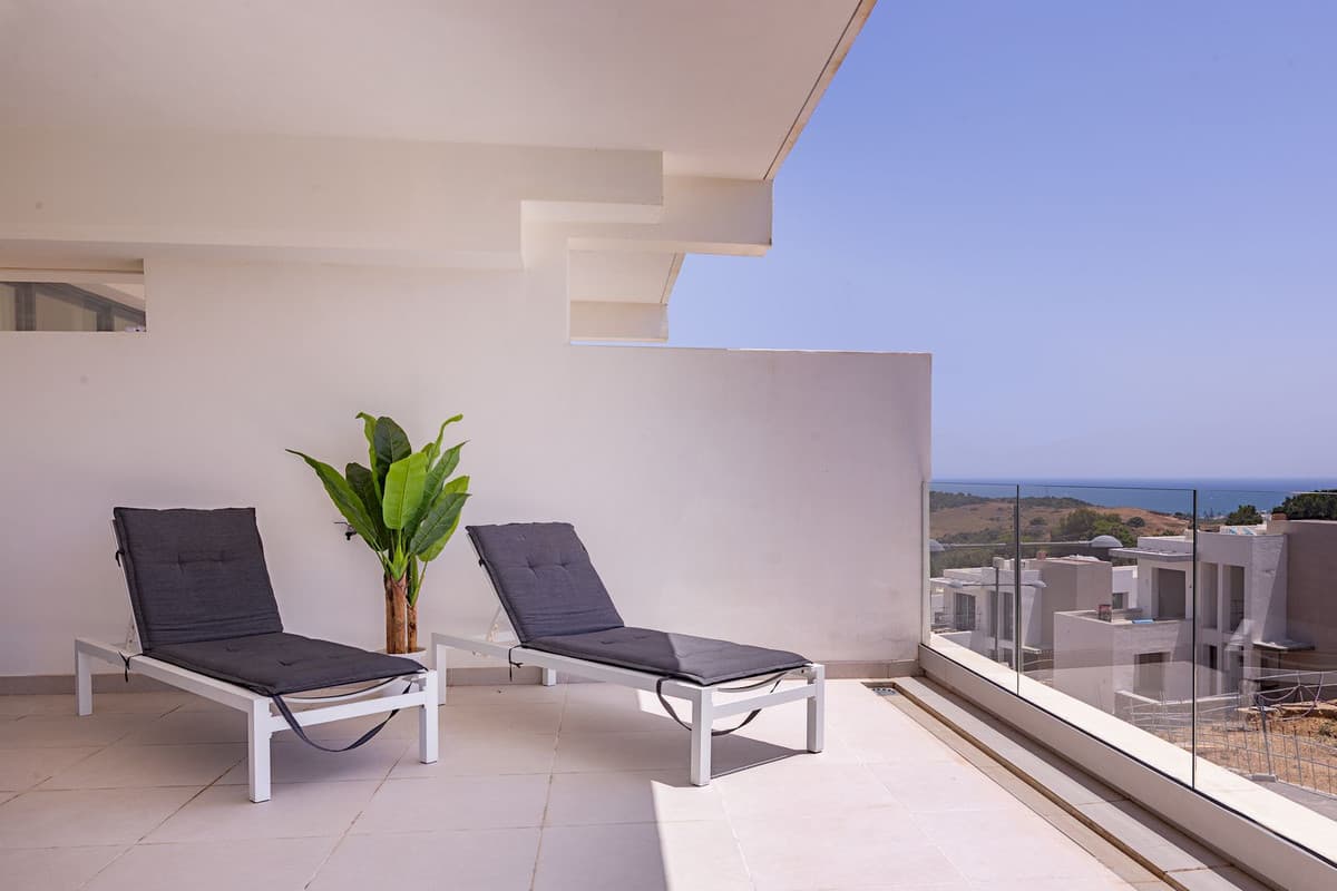 Middle Floor Apartment in Estepona — photo 9 of 10