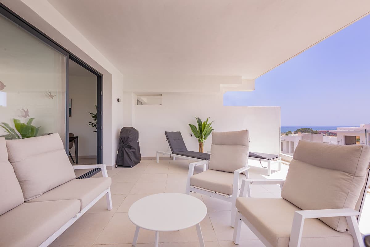 Middle Floor Apartment in Estepona — photo 10 of 10