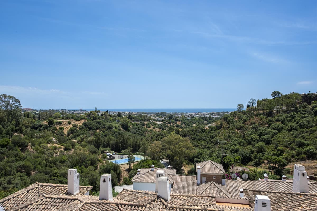 Middle Floor Apartment in Los Almendros — photo 2 of 10