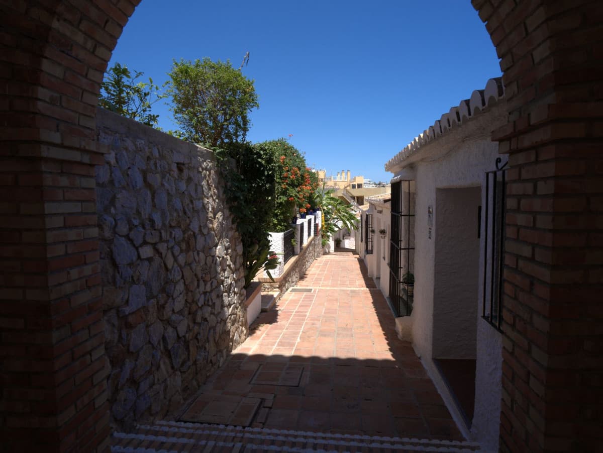 Semi-Detached House in Torreblanca — photo 8 of 10