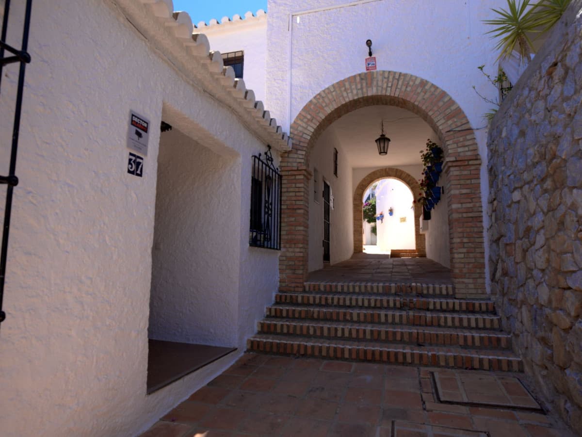 Semi-Detached House in Torreblanca — photo 9 of 10