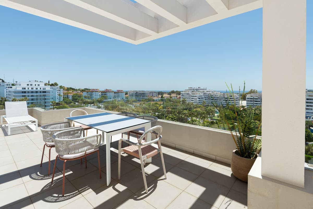 Penthouse in Nueva Andalucía — photo 4 of 10