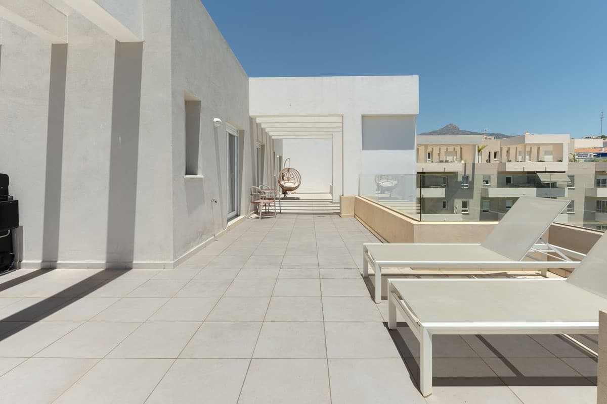 Penthouse in Nueva Andalucía — photo 5 of 10