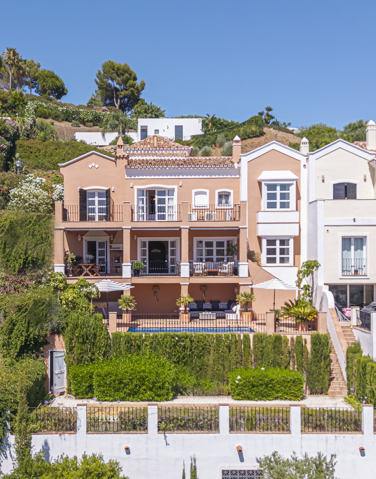 Detached Villa in Benahavís — photo 3 of 10