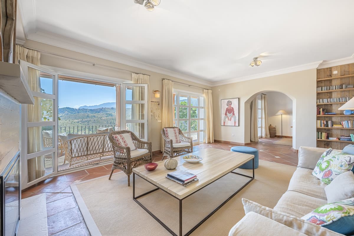 Detached Villa in Benahavís — photo 4 of 10