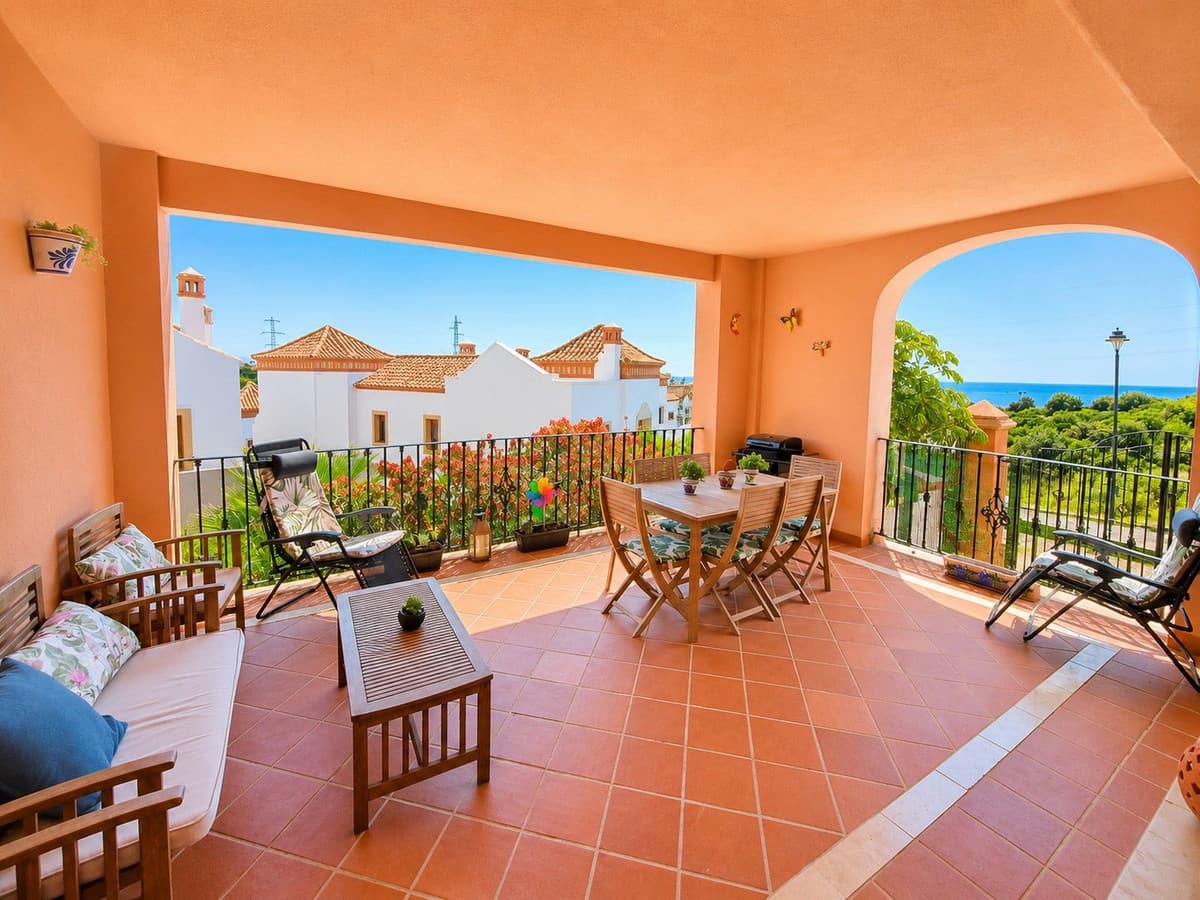 Semi-Detached House in Estepona — photo 1 of 10