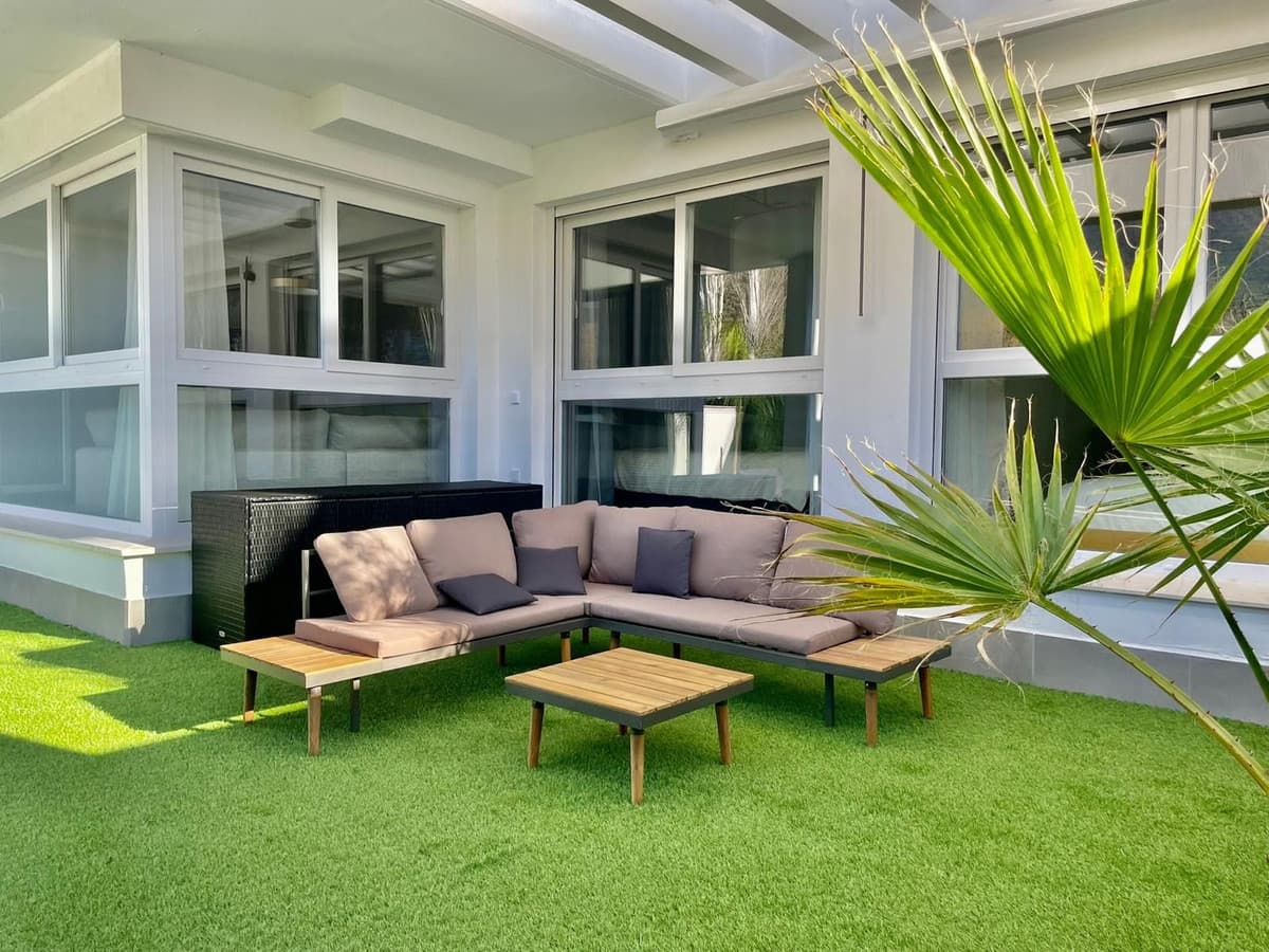 Ground Floor Apartment in Benahavís — photo 2 of 10