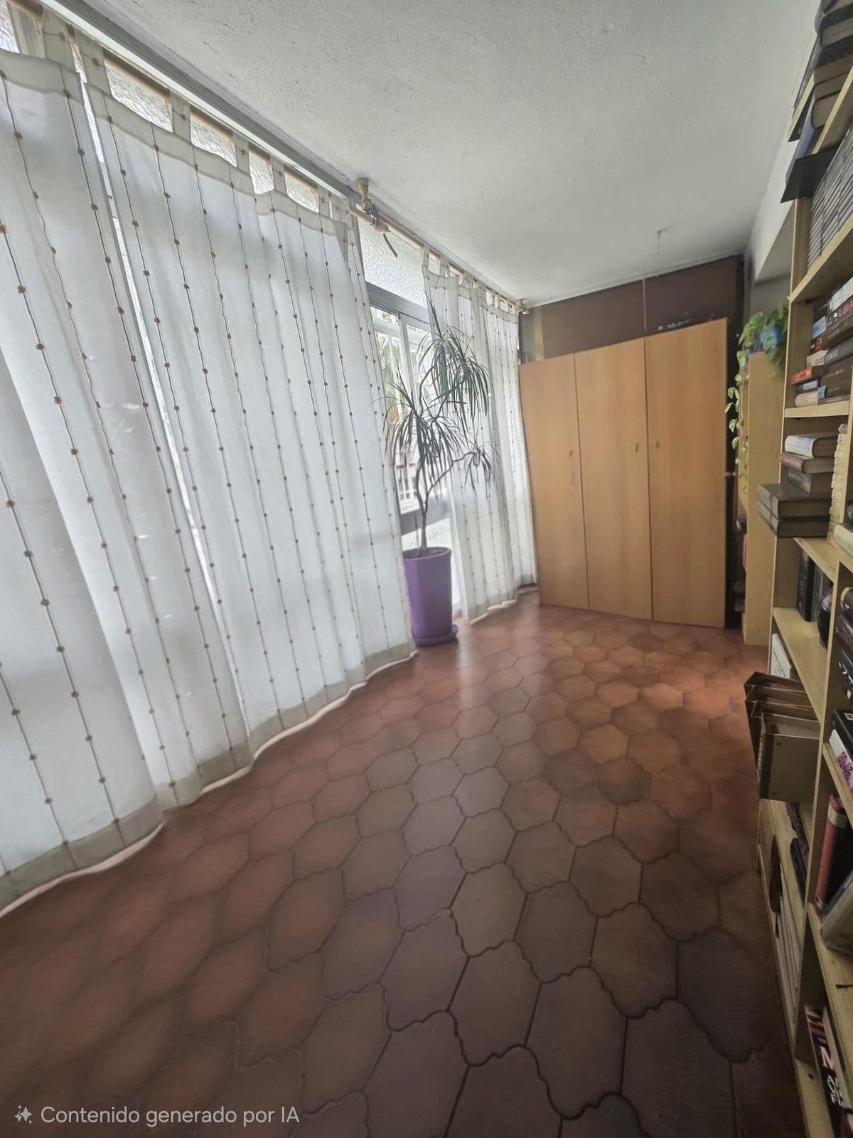 Middle Floor Apartment in Málaga Centro — photo 1 of 10
