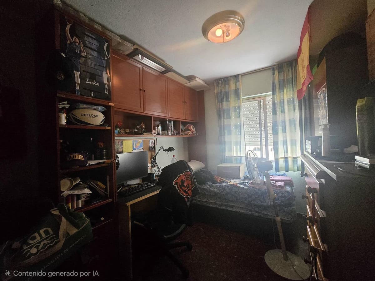 Middle Floor Apartment in Málaga Centro — photo 2 of 10