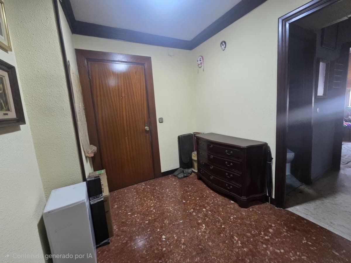 Middle Floor Apartment in Málaga Centro — photo 7 of 10