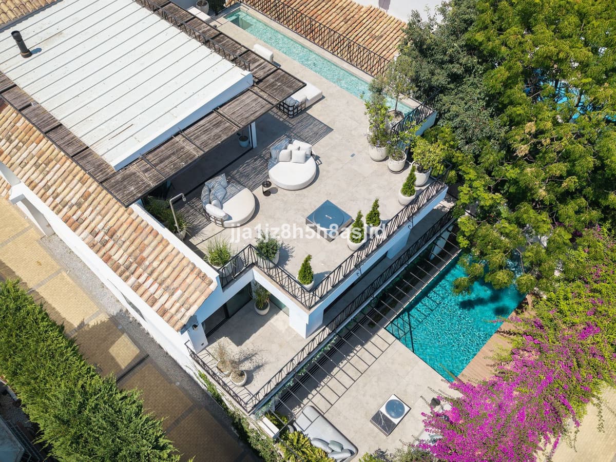 Detached Villa in The Golden Mile — photo 3 of 10
