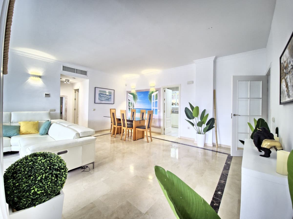 Ground Floor Apartment in Cabopino — photo 3 of 10